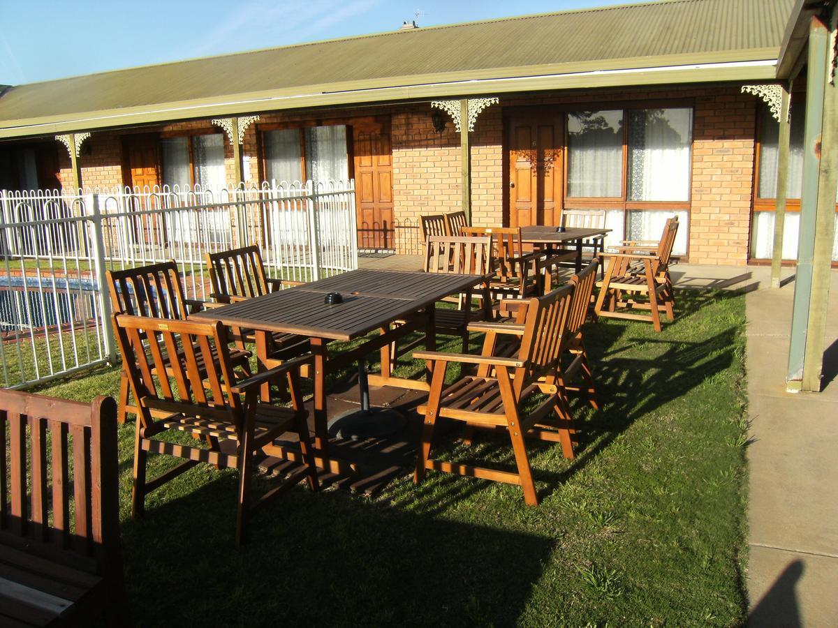 Regency Court Motel Cobram Εξωτερικό φωτογραφία