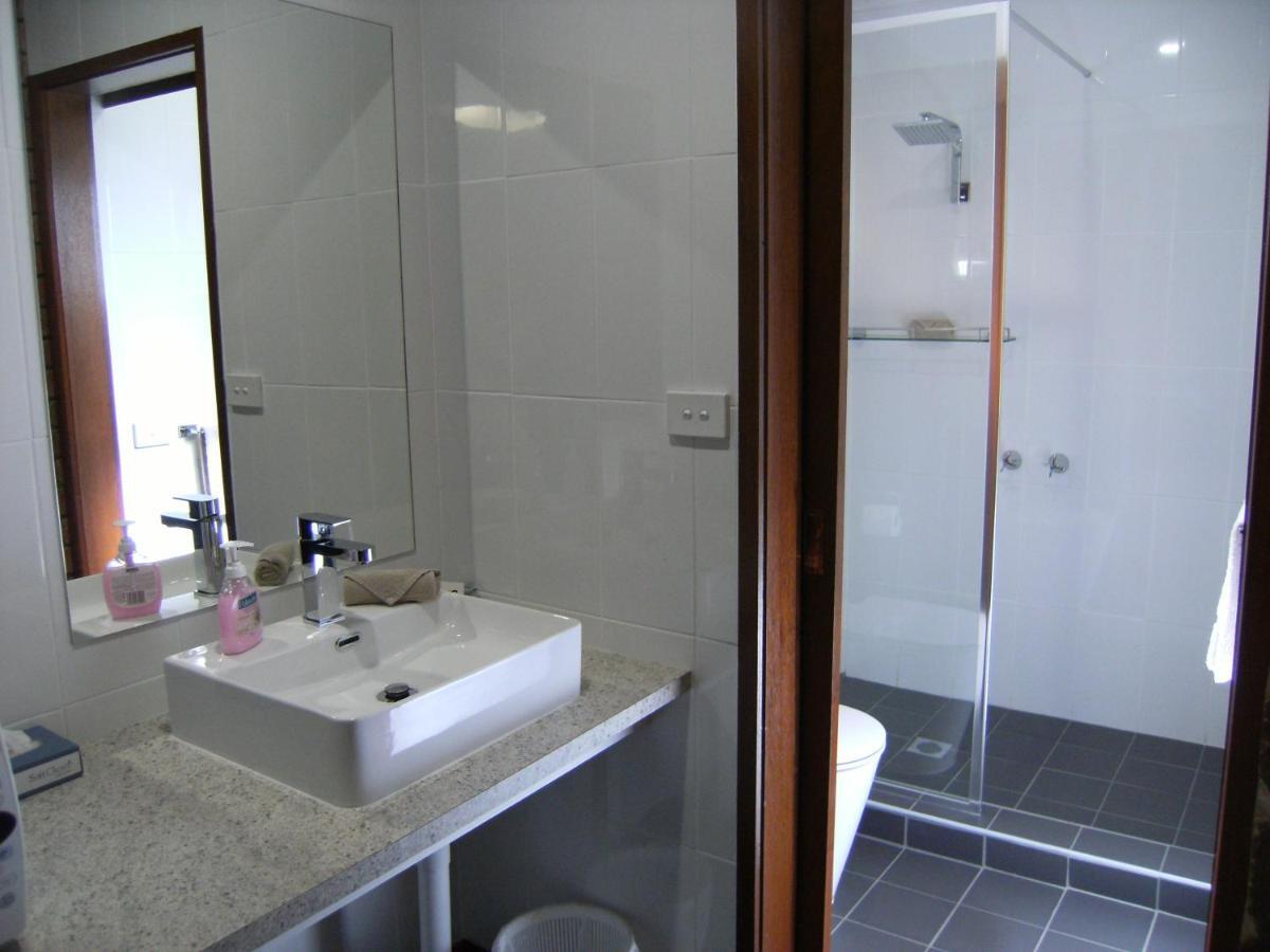 Regency Court Motel Cobram Εξωτερικό φωτογραφία